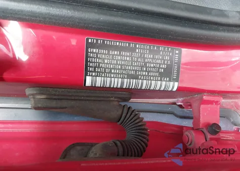 2014 Volkswagen Beetle 1.8T Entry из США, поврежденный, VIN 3VWF17AT8EM636076